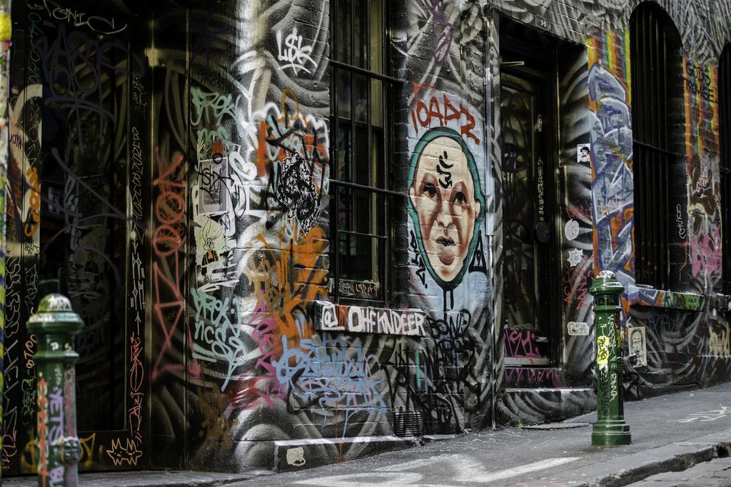 Adelphi Hotel Melbourne Zewnętrze zdjęcie Graffiti in Soho, London