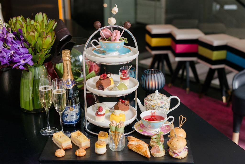 Adelphi Hotel Melbourne Zewnętrze zdjęcie Afternoon tea at the InterContinental Sydney