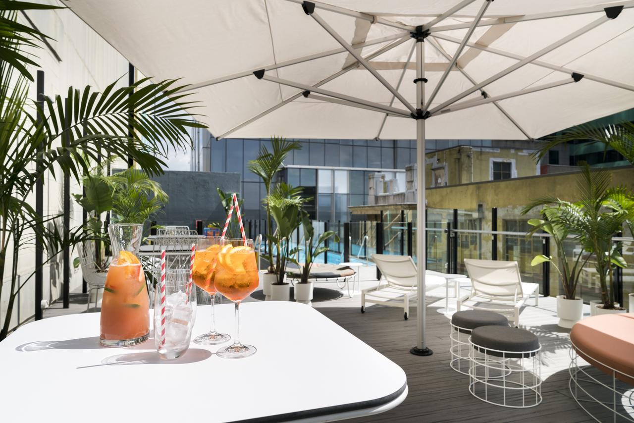 Adelphi Hotel Melbourne Zewnętrze zdjęcie The pool at the Hotel
